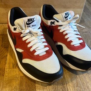 2016 Nike AIR MAX 1 ESSENTIAL